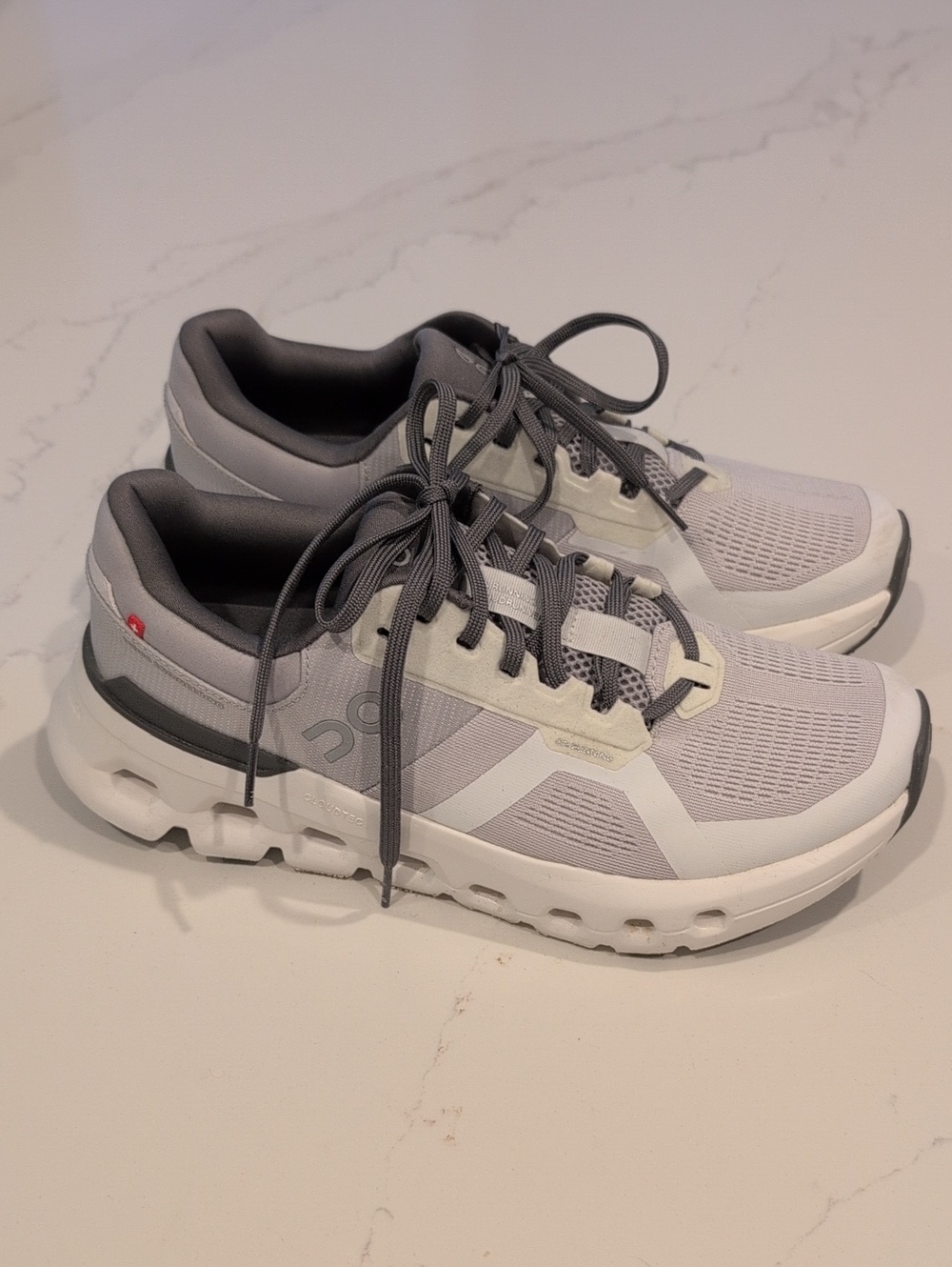On Cloudrunner2 Women's Size 9 Running Shoes Frost/White Like New Sneakers